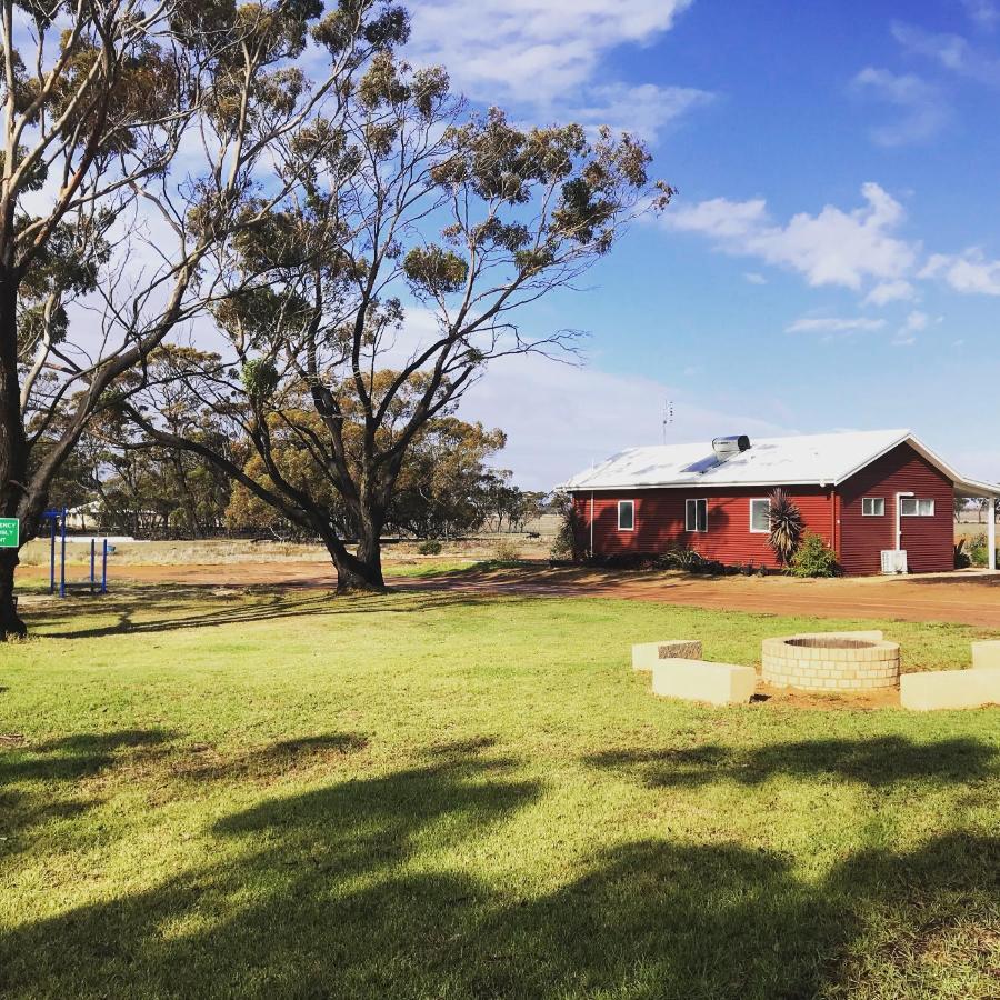 Mary'S Farm Cottages Kukerin Екстериор снимка